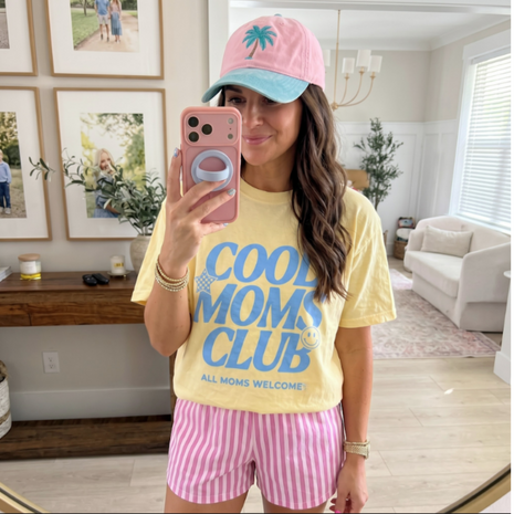 Cool Mom Club All Moms Welcome T-shirt