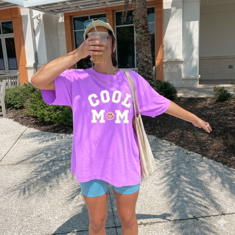 Cool Mom Smiley Face Graphic T-Shirt
