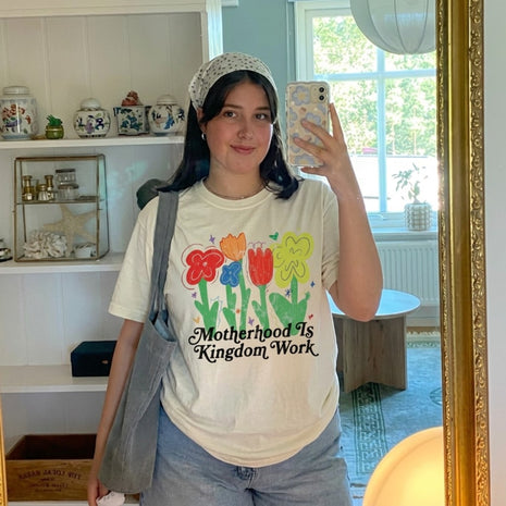 Motherhood Is A Kingdom Work T-shirt