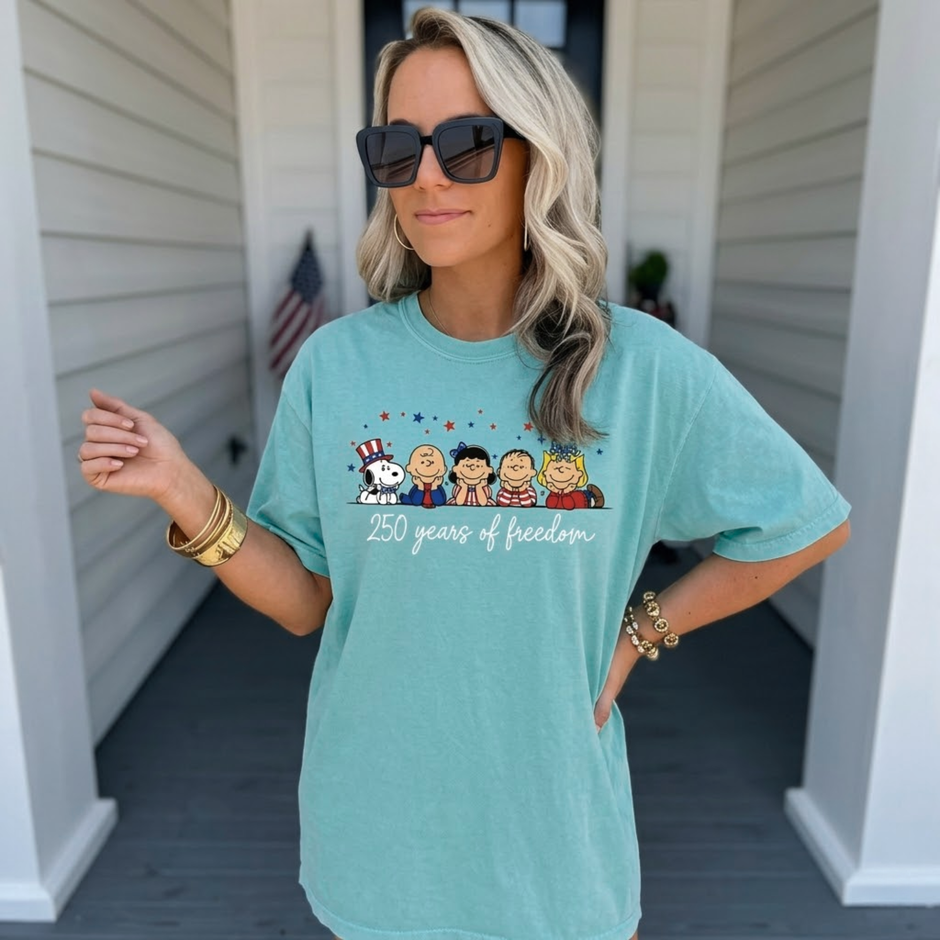 Puppy Patriotic Cartoon 250 Years T-shirt