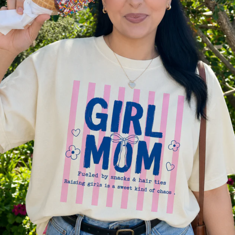 Girl Mom Club T-shirt