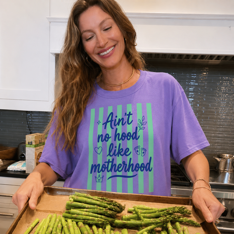 Ain't No Hood Like Motherhood Graphic T-shirt